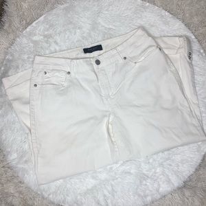 Woman’s Nine West Size 14 Jeans Capri White